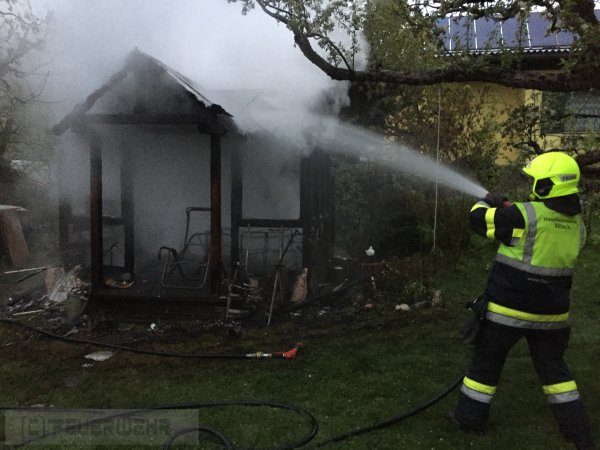 Brand in Villach, Gartenhaus komplett zerstört.